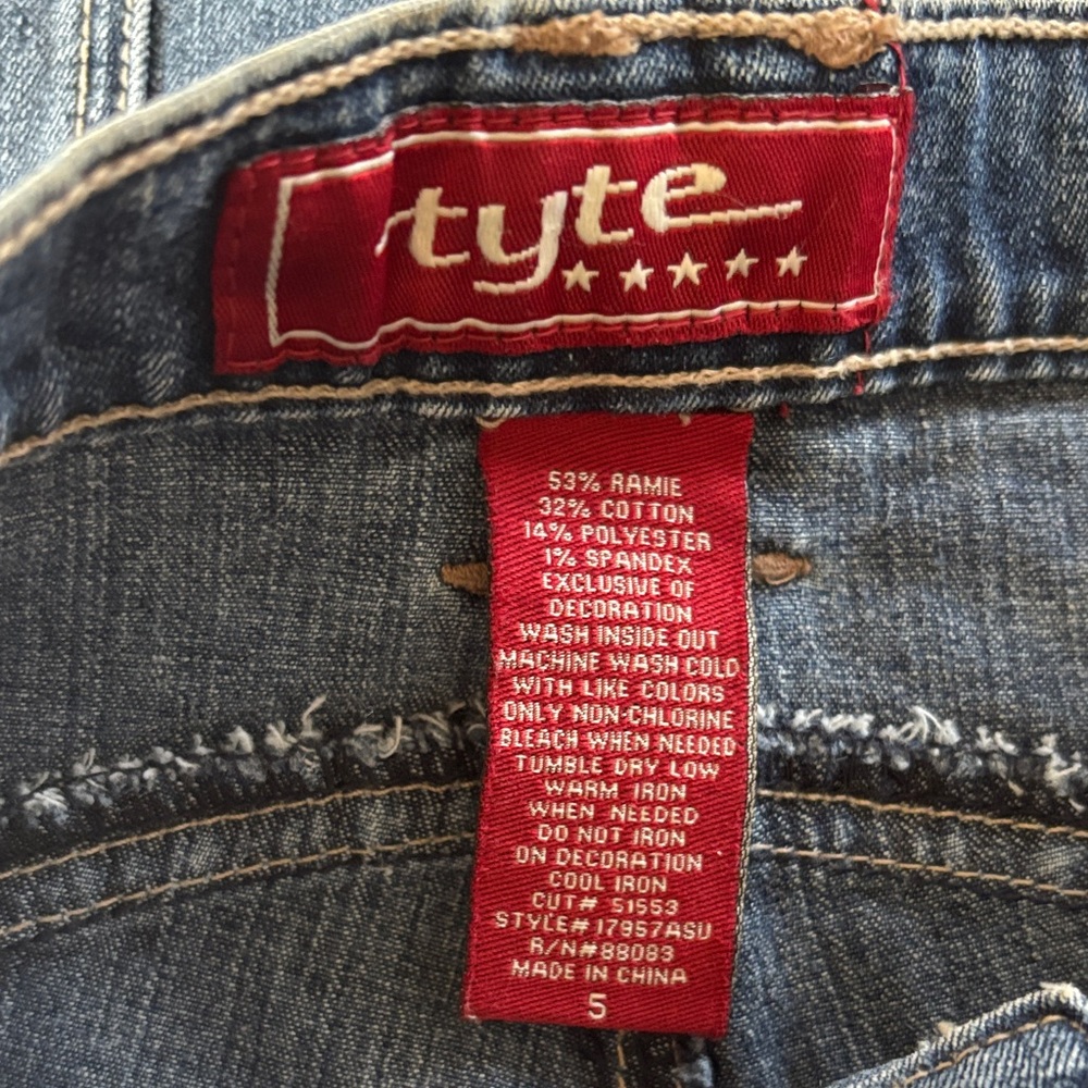 Tyte Jeans Women's Boot Cut in Classic Blue Size 5 EUC Distressed - Picture 4 of 10